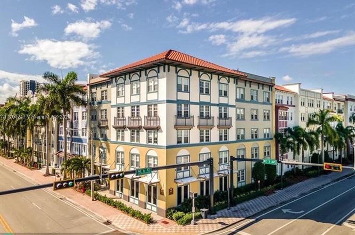 Property for Sale at 533 Ne 3rd Ave 219, Fort Lauderdale, Broward County, Florida - Bedrooms: 1 
Bathrooms: 1  - $288,000