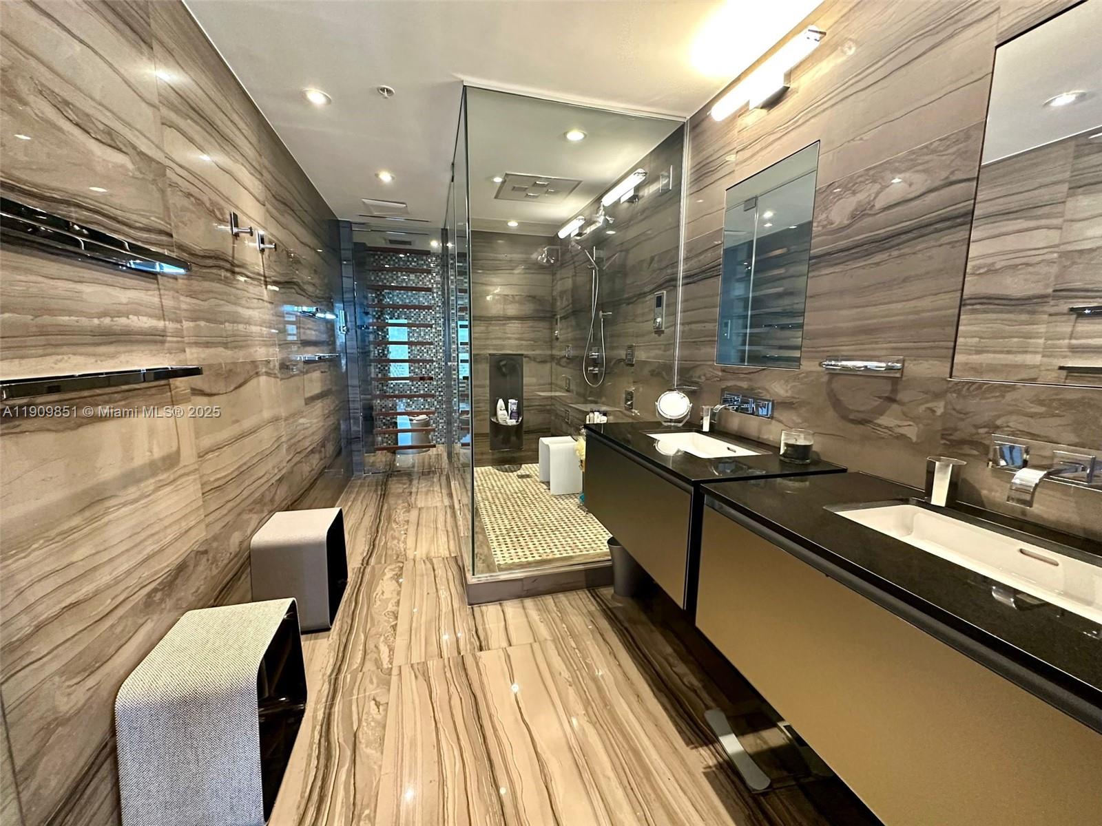 MINT CONDOMINIUM - Residential Lease