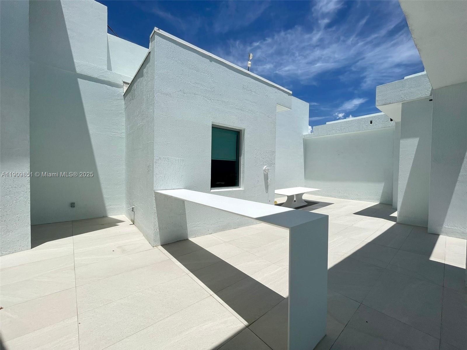 MINT CONDOMINIUM - Residential Lease