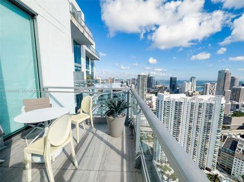 92 SW 3rd St PH5213 Miami FL 33130