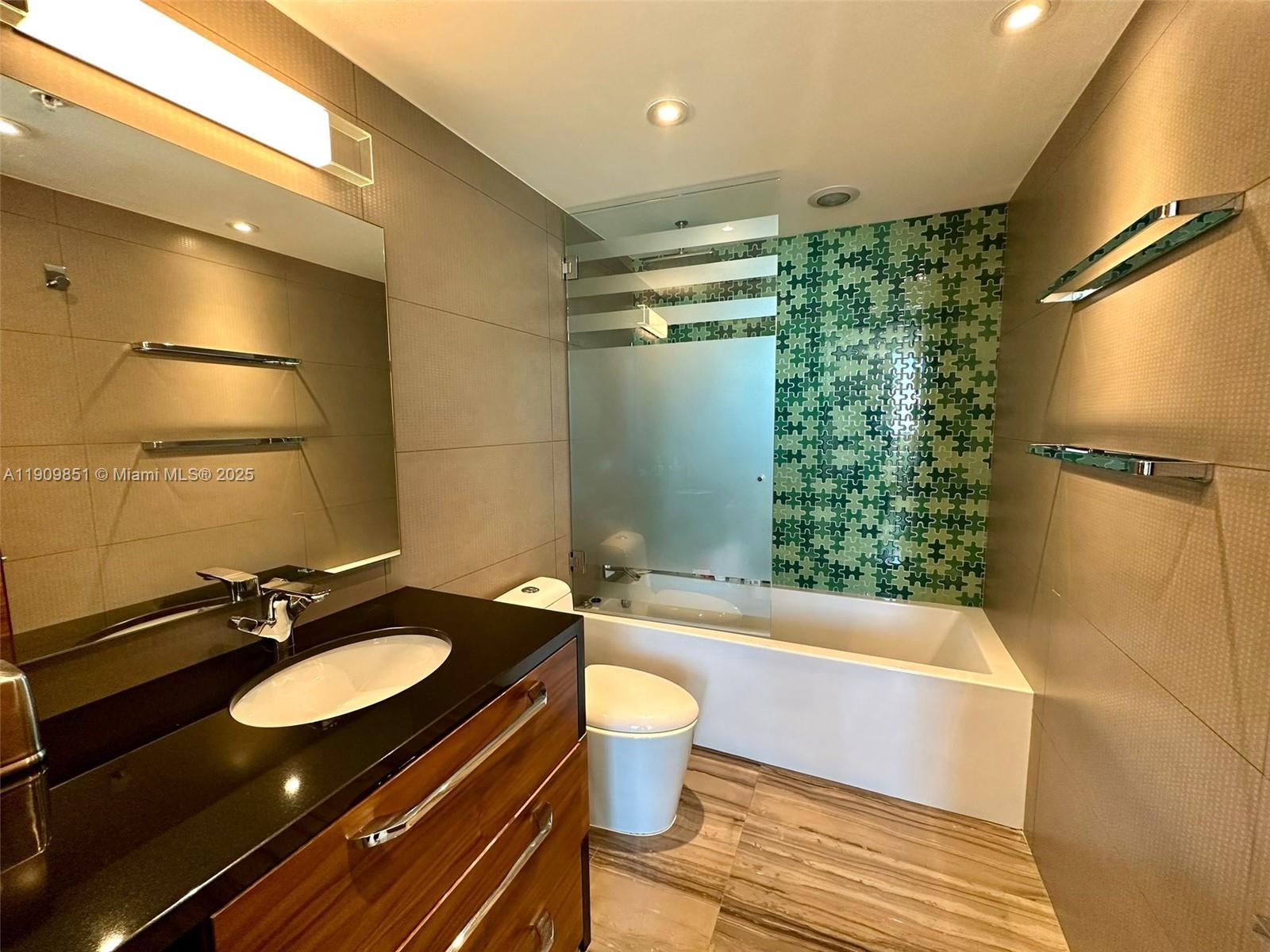 MINT CONDOMINIUM - Residential Lease