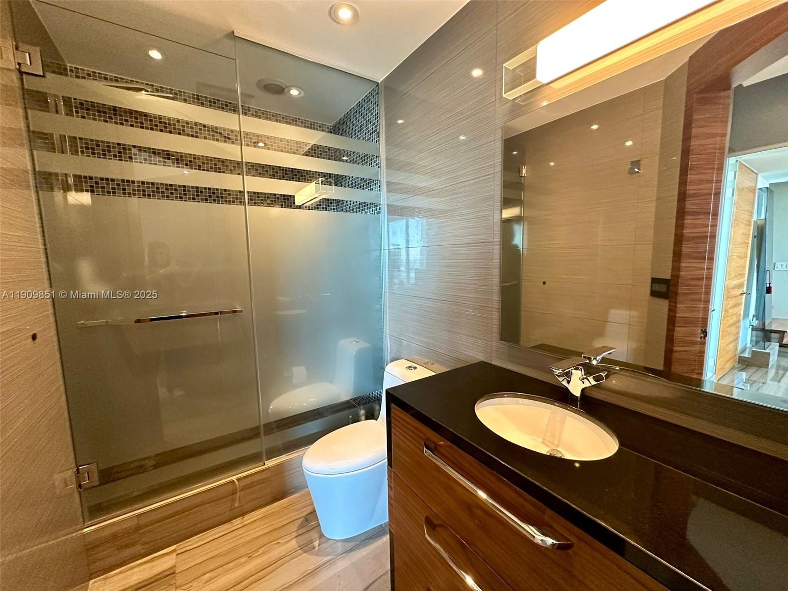 MINT CONDOMINIUM - Residential Lease