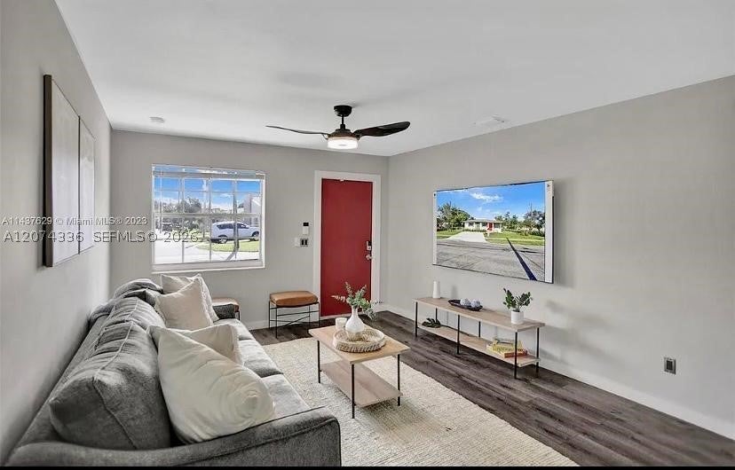 302 NW 9th St