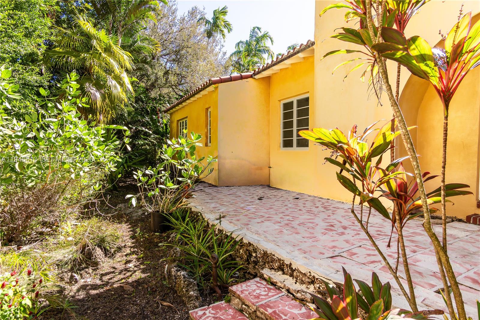 EAST UTOPIA - Residential