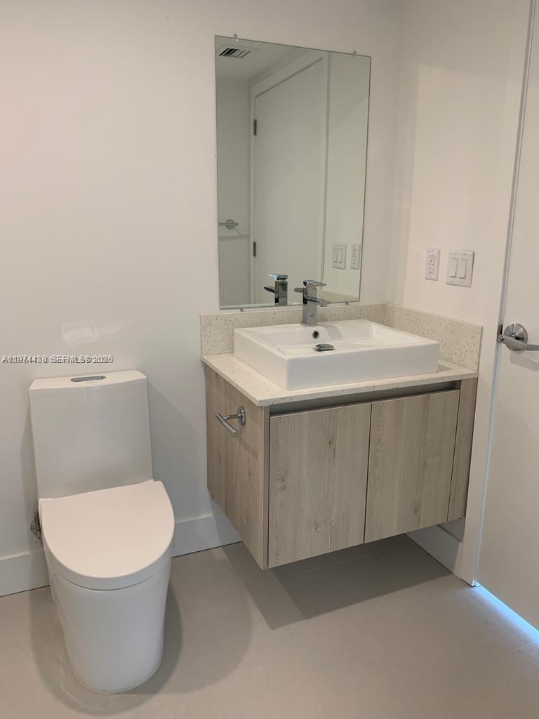 THE HIGHLANDS CONDO - Residential Lease