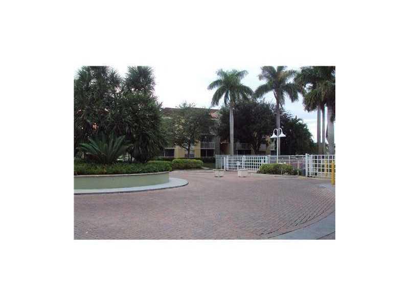 LE CLUB AT OLD CUTLER CON - Residential Lease