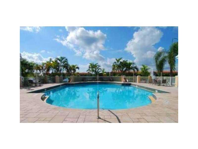 LE CLUB AT OLD CUTLER CON - Residential Lease