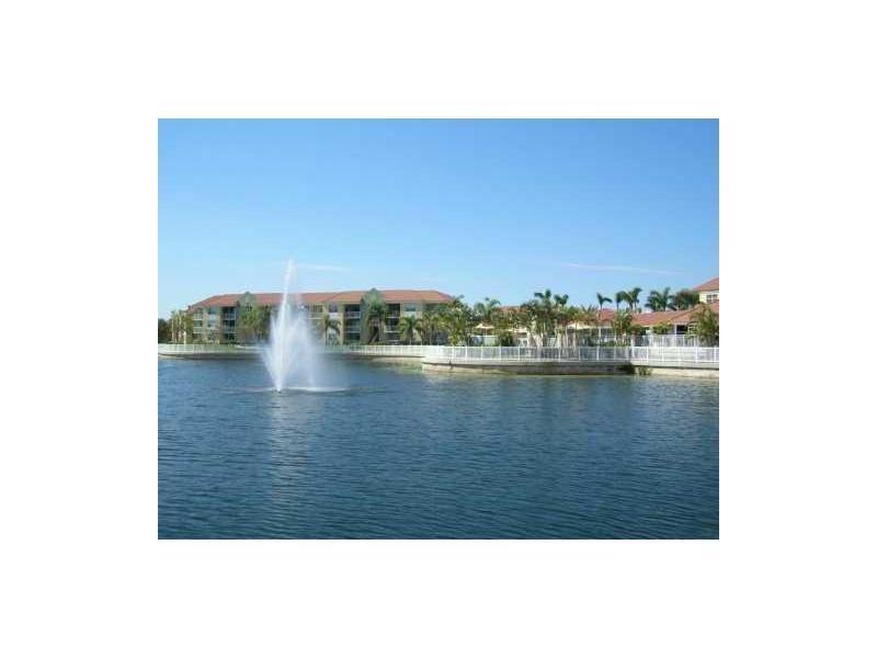 LE CLUB AT OLD CUTLER CON - Residential Lease