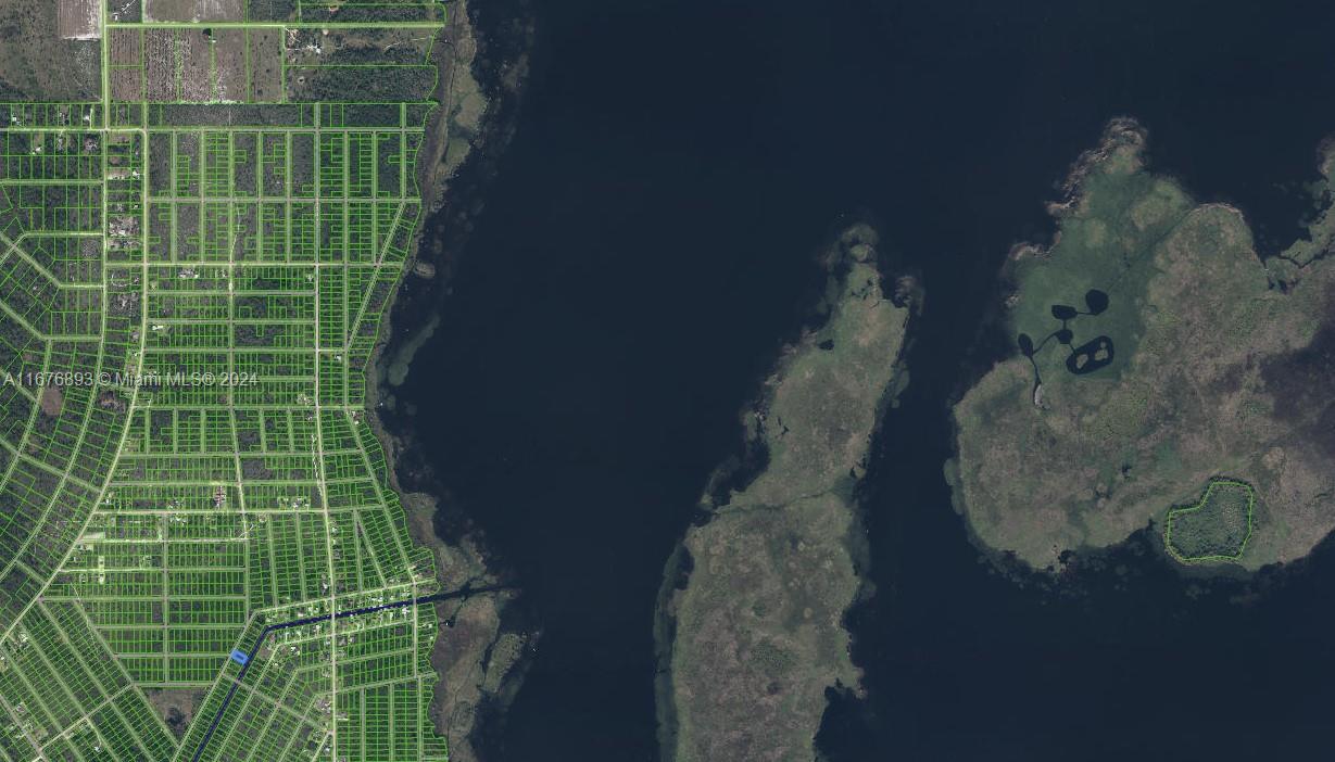 SUN N LAKE EST OF SEBRING - Land