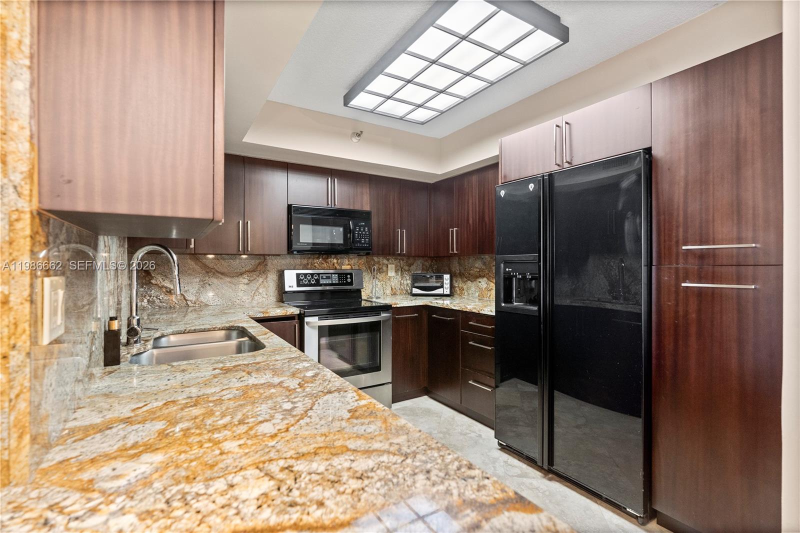 MYSTIC POINTE CONDO NO TH - Residential Lease