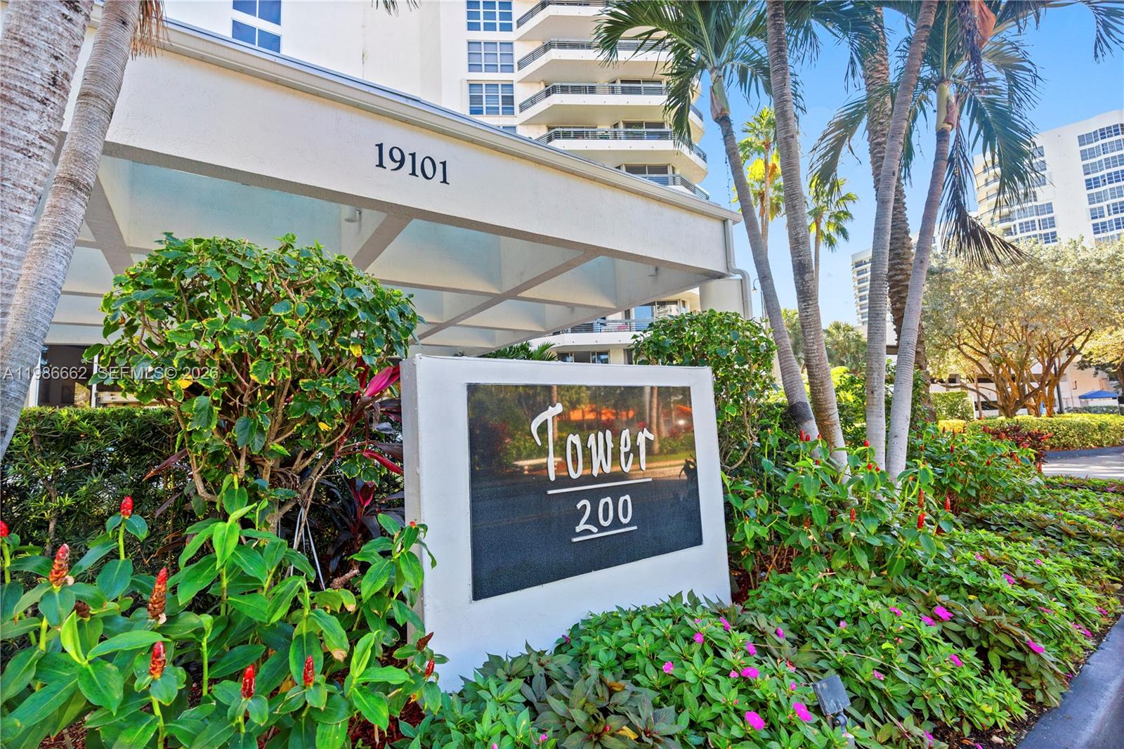 MYSTIC POINTE CONDO NO TH - Residential Lease