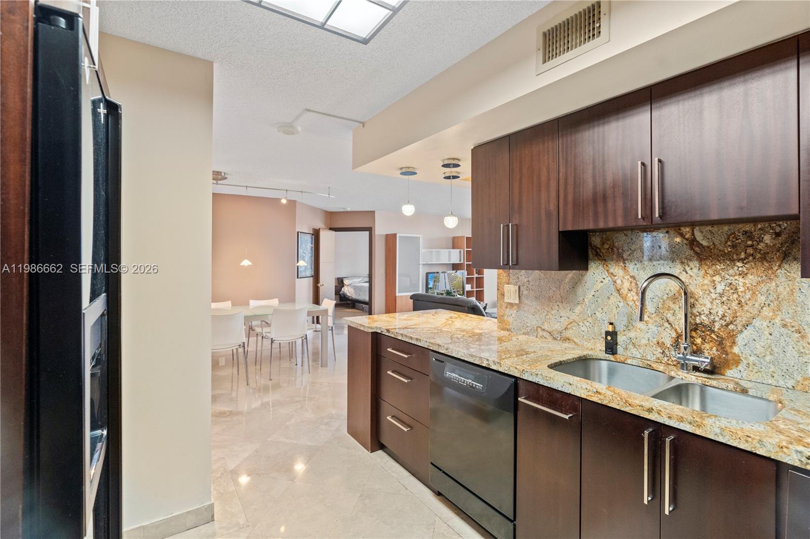 MYSTIC POINTE CONDO NO TH - Residential Lease