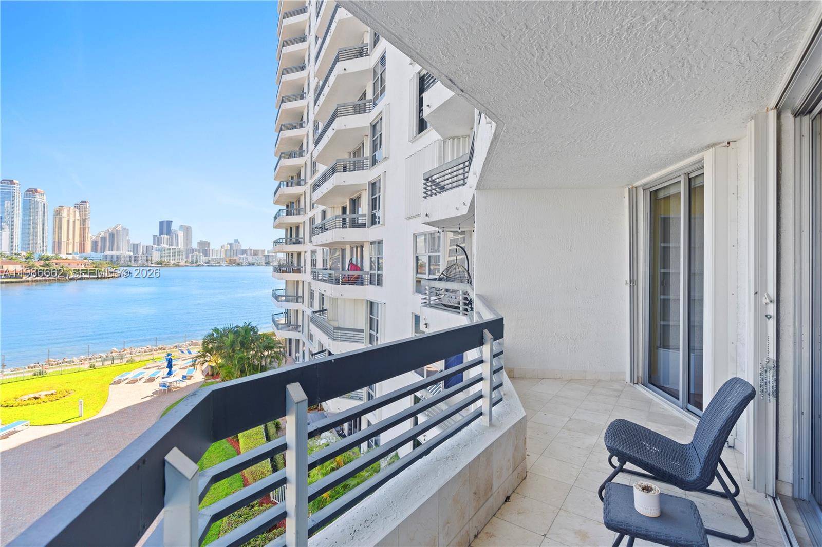 MYSTIC POINTE CONDO NO TH - Residential Lease