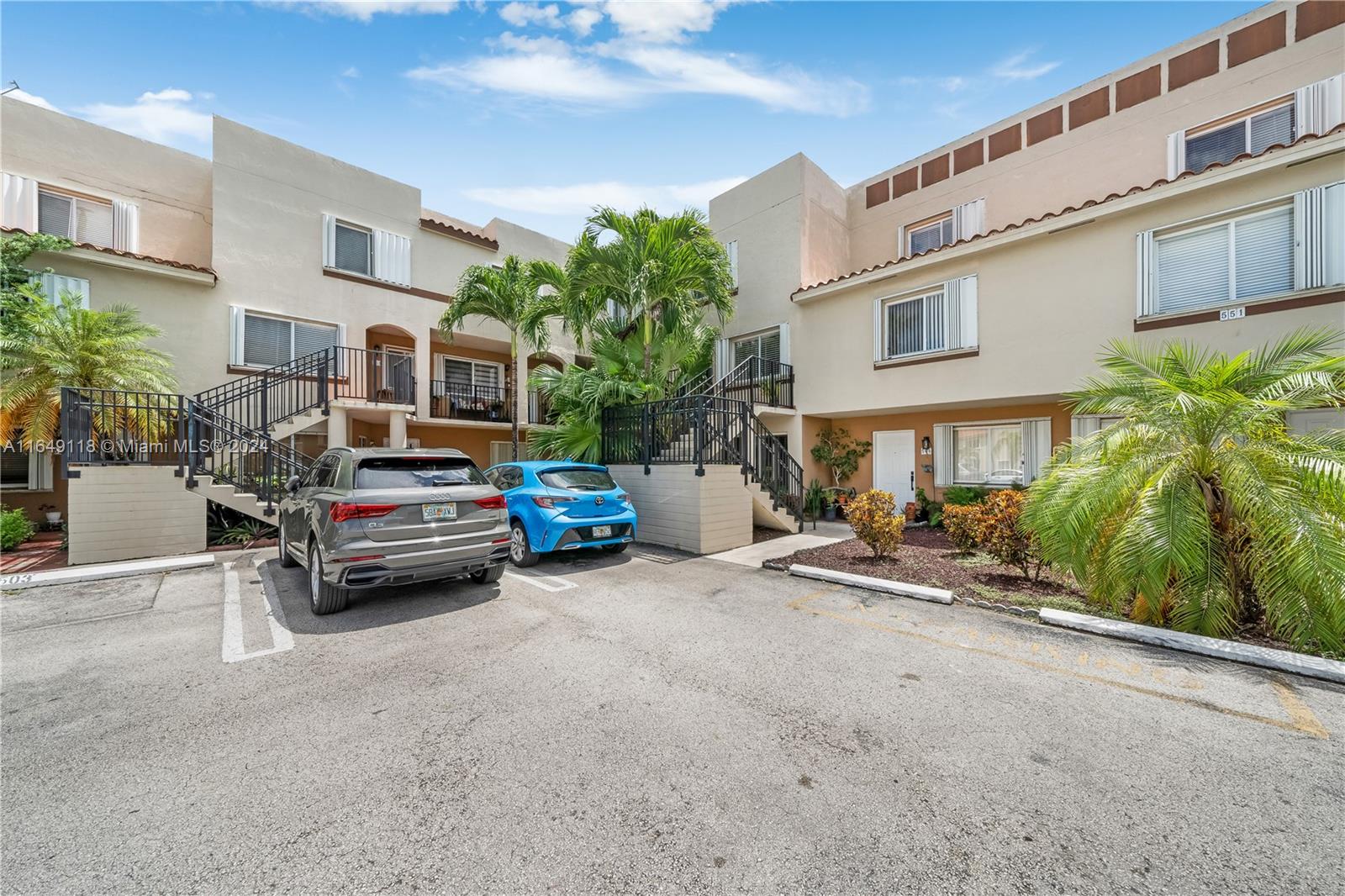 View Miami, FL 33126 condo