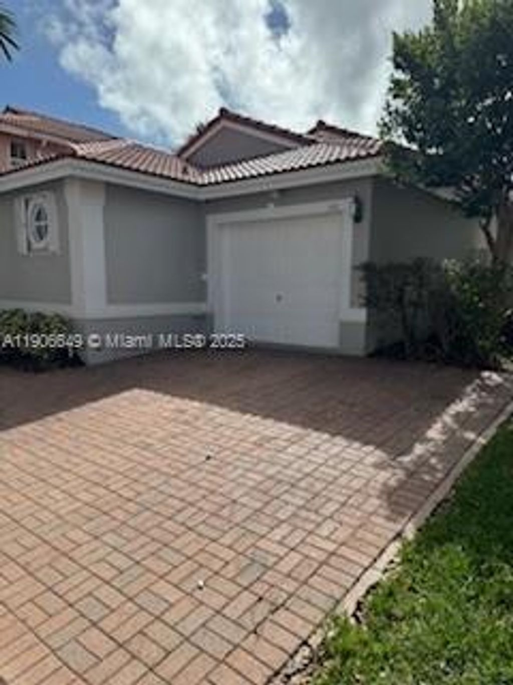 Photo of 1140 Lidflower St #1140, Hollywood, FL 33019 (MLS # A11906649)