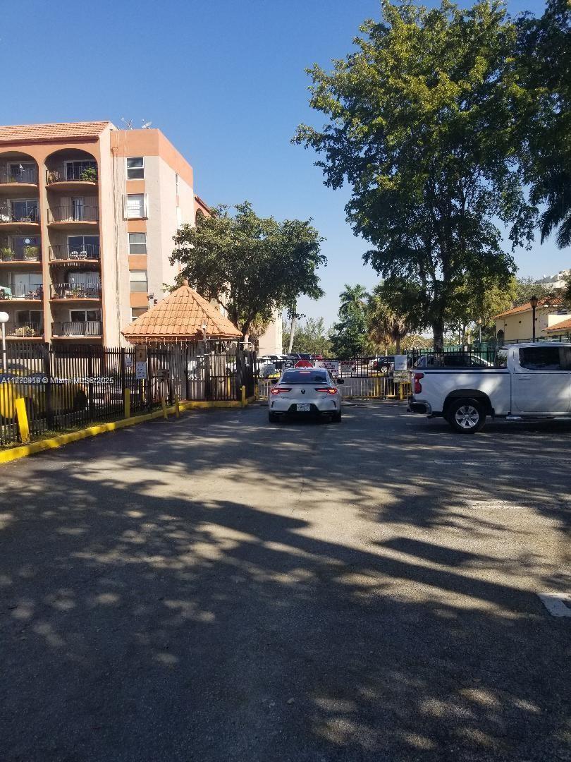 EL CID CONDO - Residential