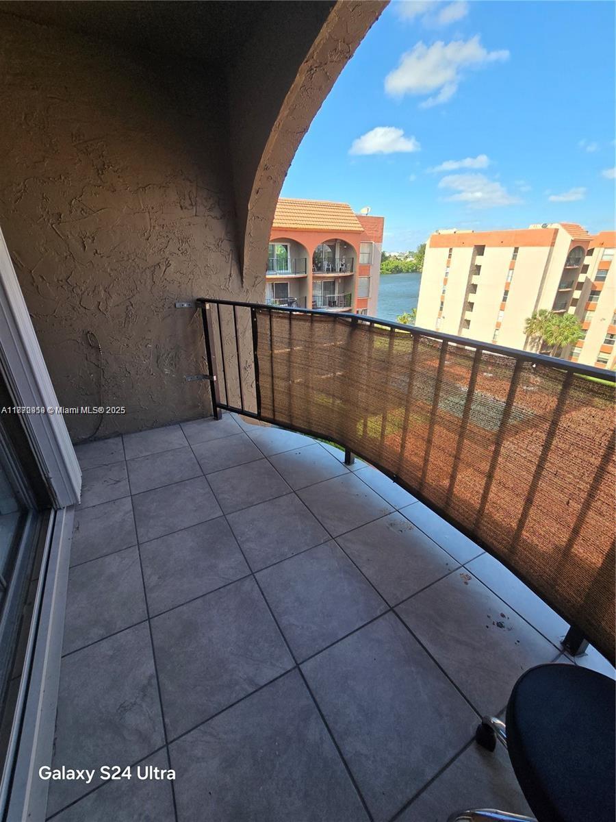 EL CID CONDO - Residential