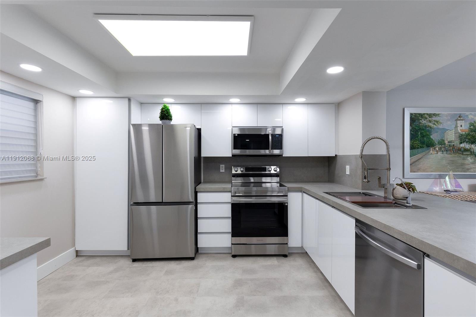 FAIRWAYS AT BONAVENTURE C - Residential Lease