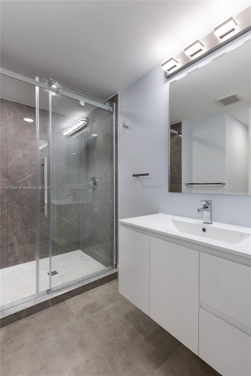 FAIRWAYS AT BONAVENTURE C - Residential Lease