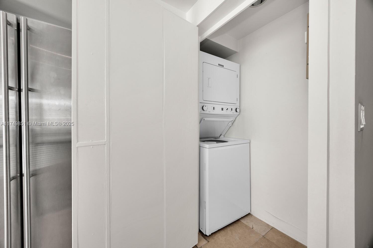 FOUNTAINVIEW MANOR CONDO - Residential Lease