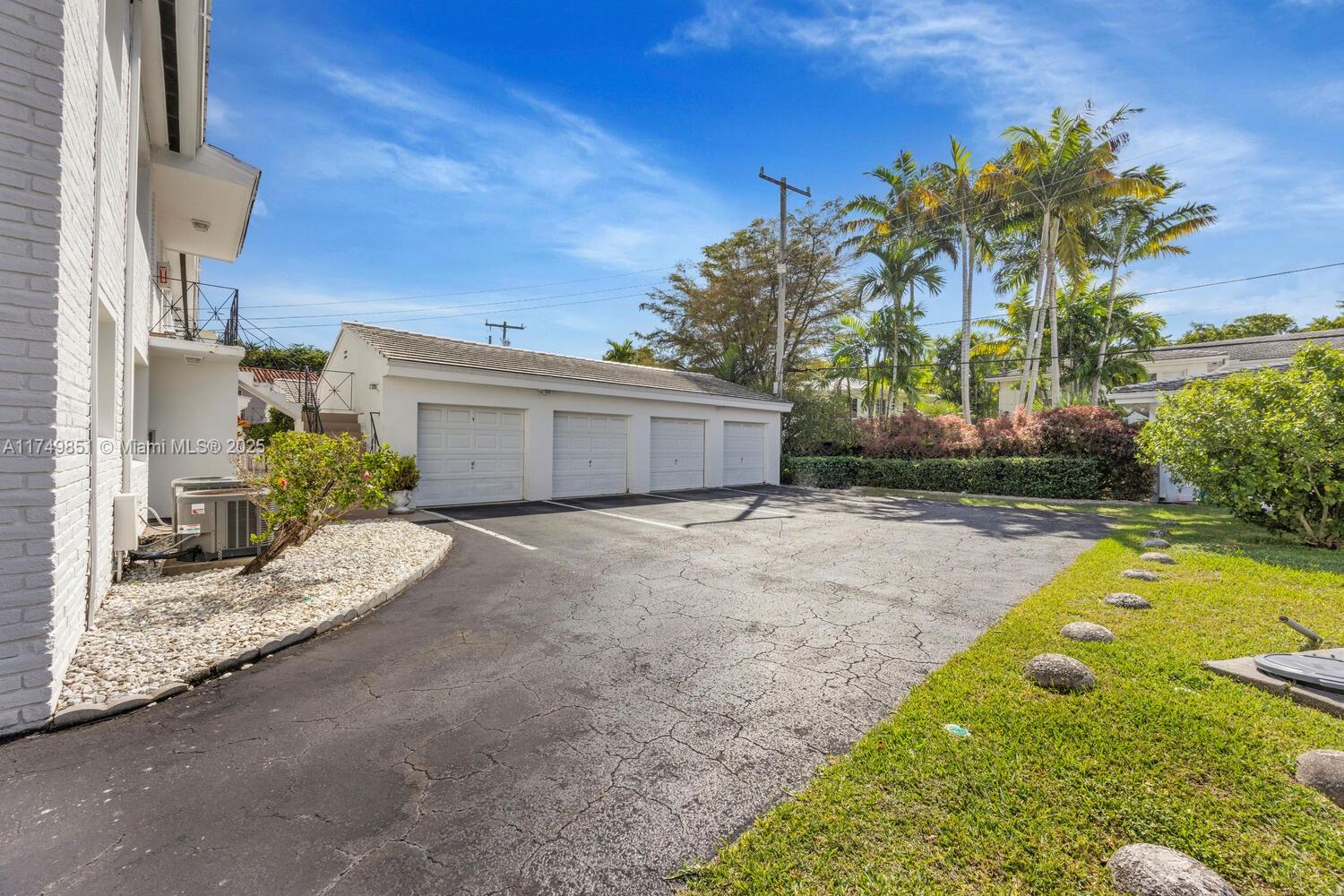 FOUNTAINVIEW MANOR CONDO - Residential Lease