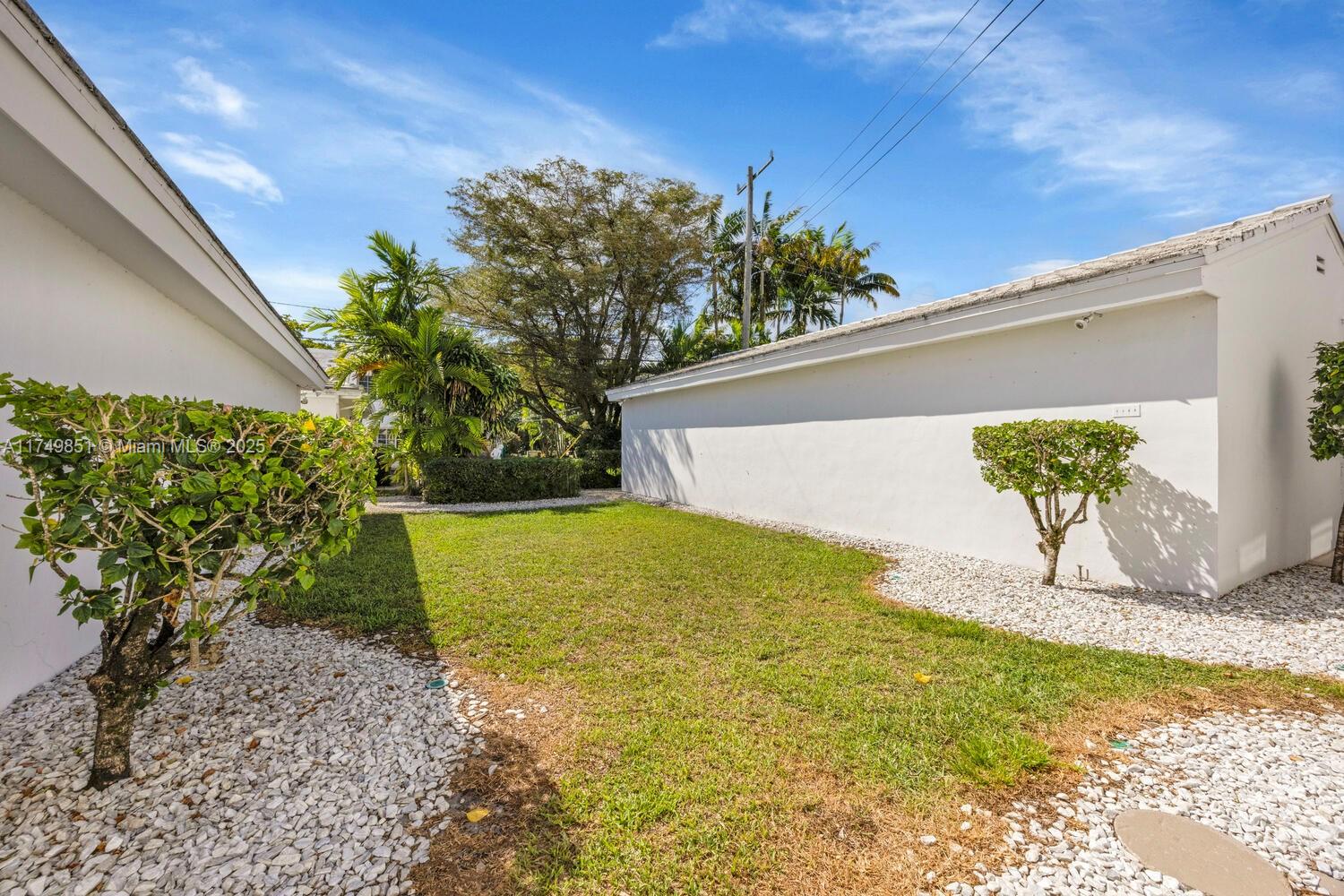 FOUNTAINVIEW MANOR CONDO - Residential Lease