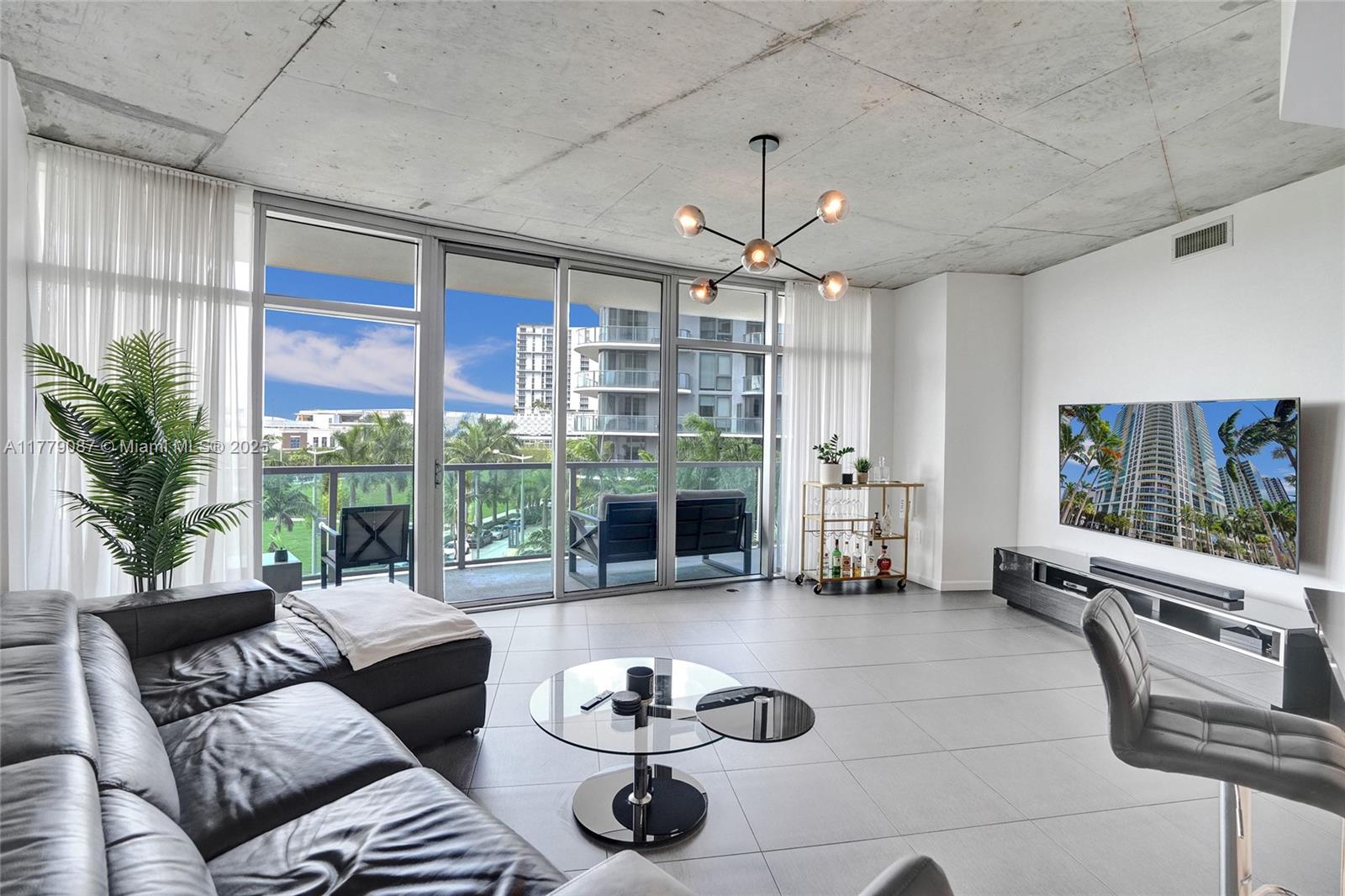 3301 NE 1st Ave M0405