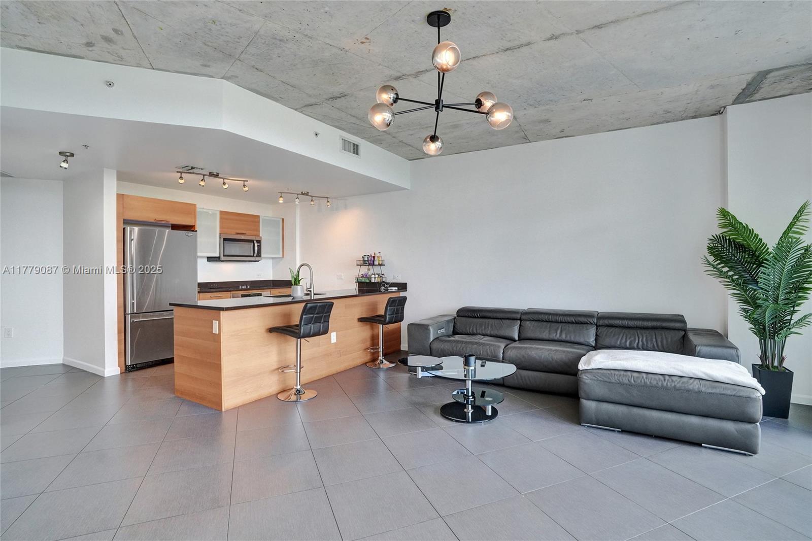 3301 NE 1st Ave M0405