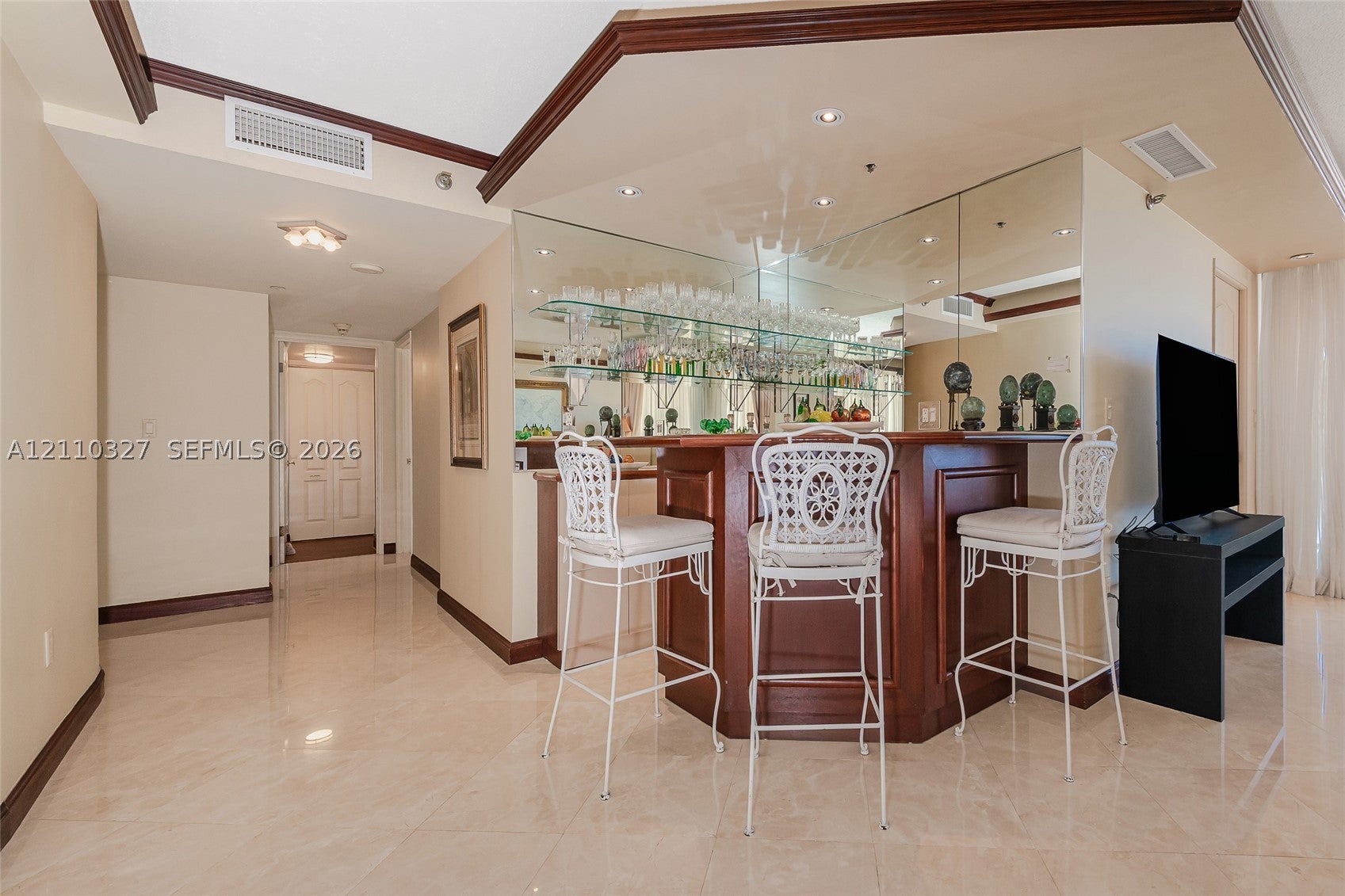 5757 Collins Ave 1005