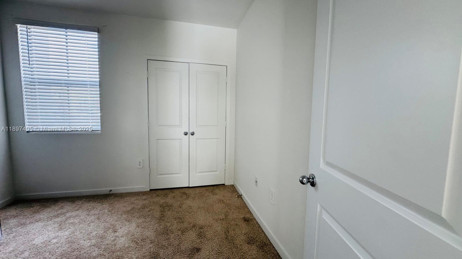 PALM CAY - Residential