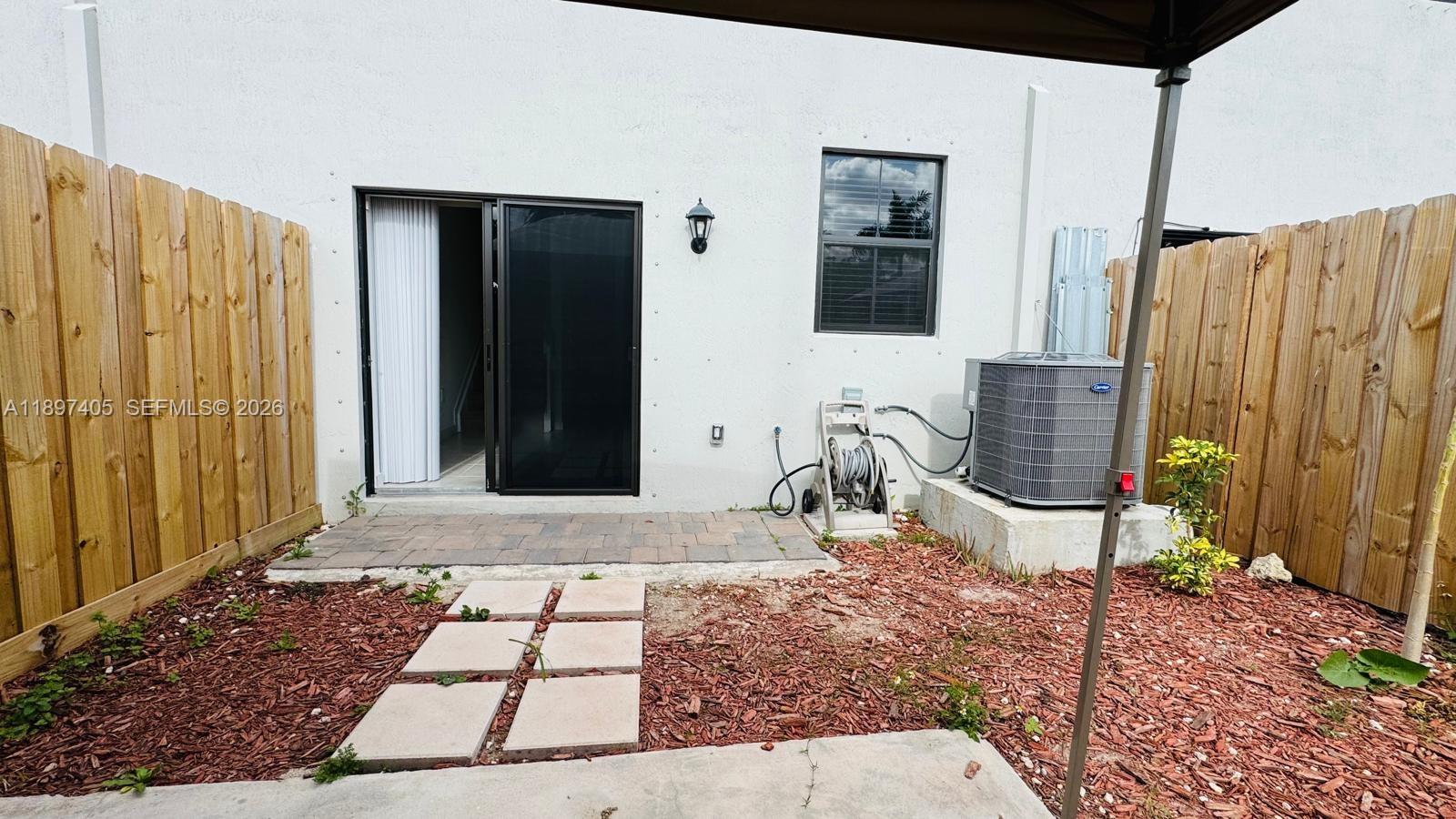 PALM CAY - Residential