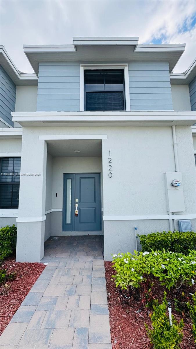 PALM CAY - Residential