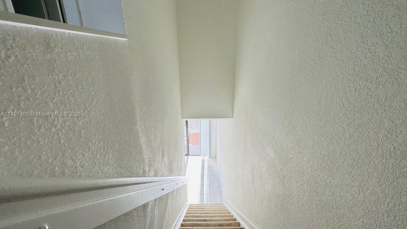 PALM CAY - Residential