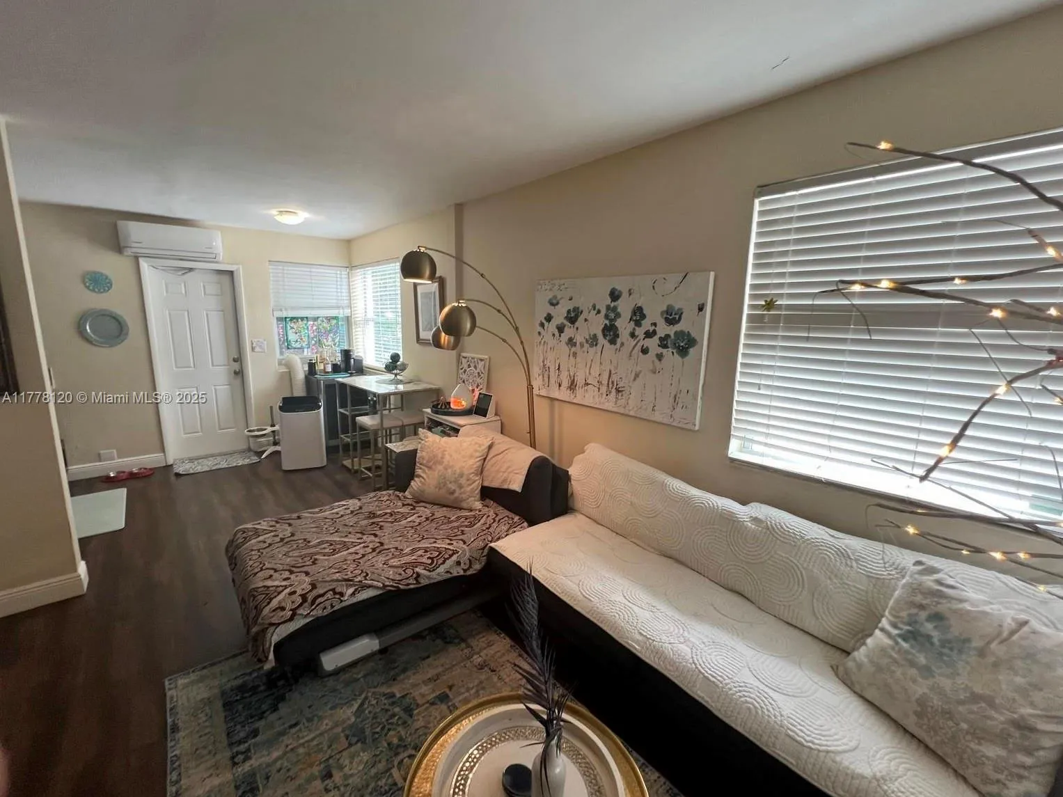 Fort Lauderdale, Florida 33304, United States, 1 Bedroom Bedrooms, ,1 BathroomBathrooms,Residential,Active,103796