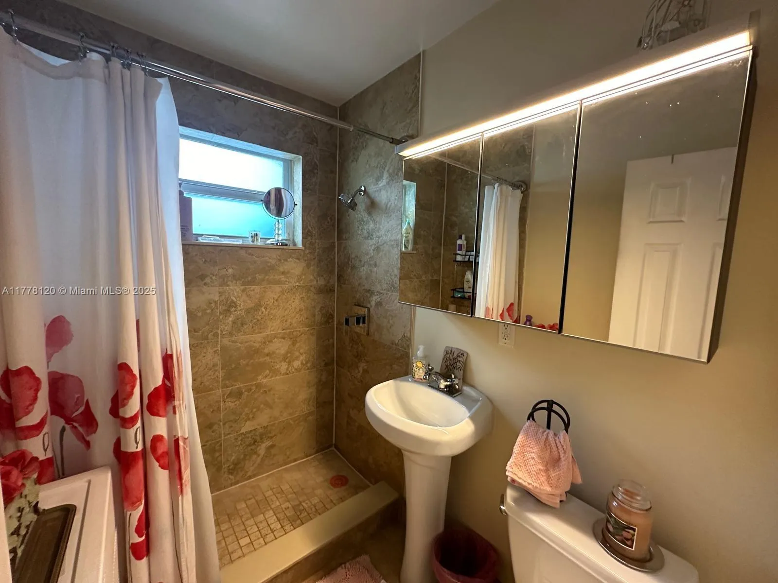 Fort Lauderdale, Florida 33304, United States, 1 Bedroom Bedrooms, ,1 BathroomBathrooms,Residential,Active,103796