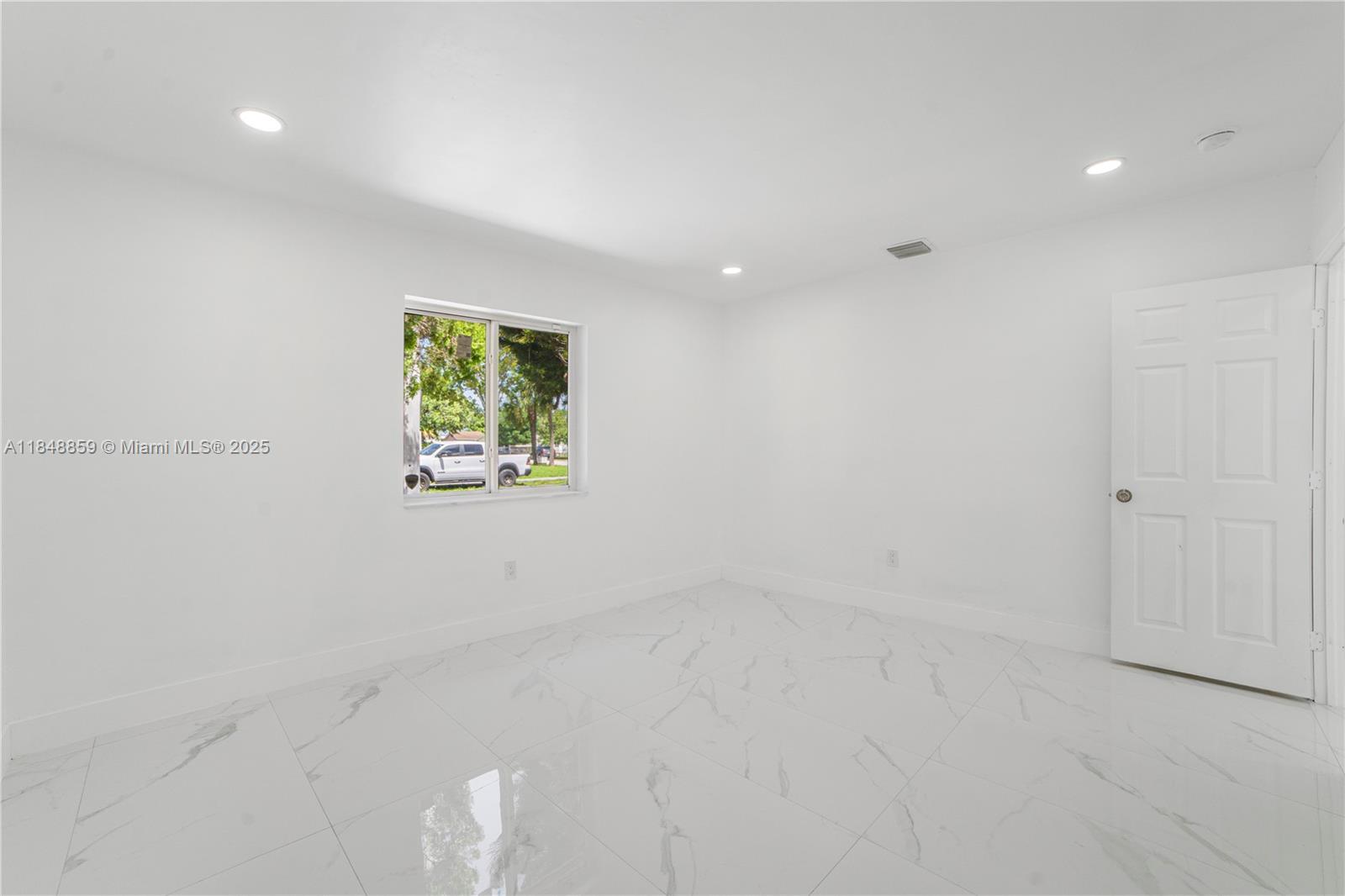 PINEWOOD PARK EXTENSION - Residential Income