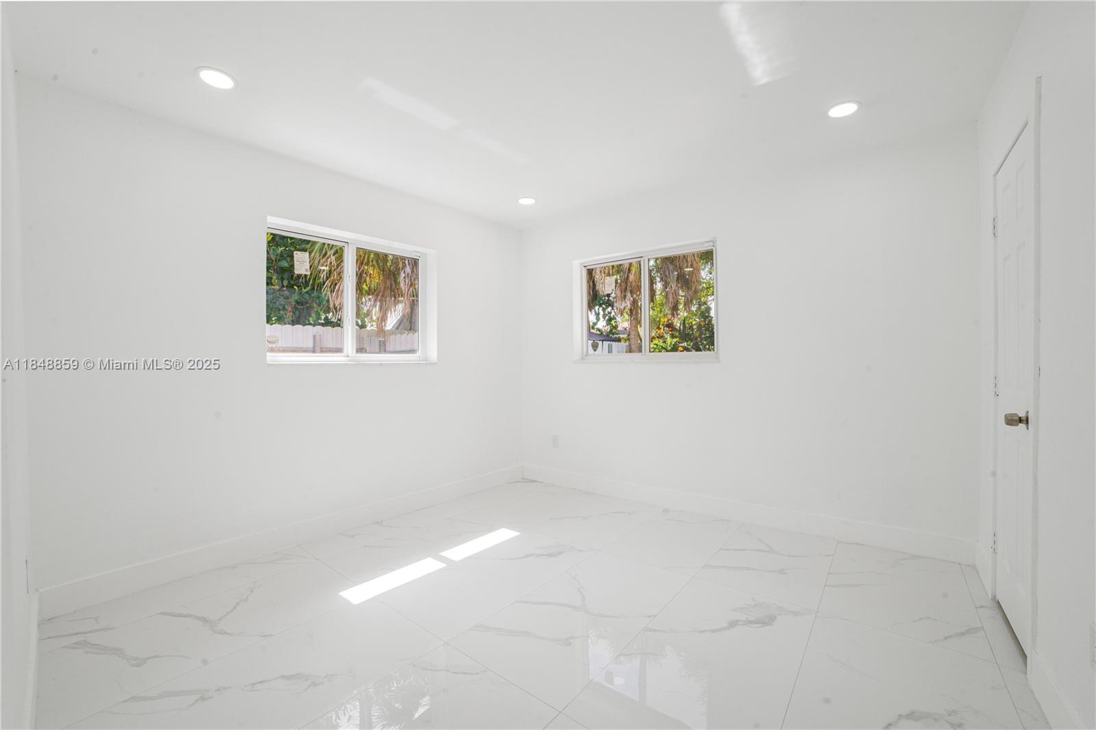 PINEWOOD PARK EXTENSION - Residential Income