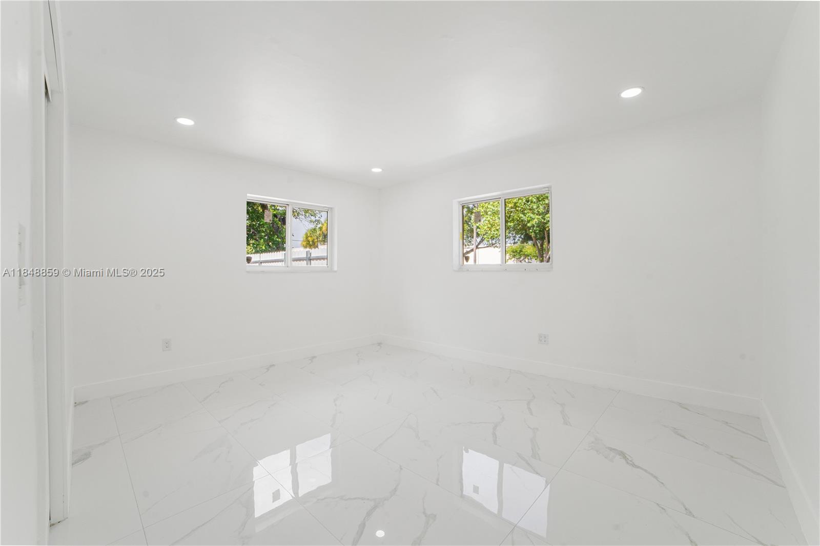 PINEWOOD PARK EXTENSION - Residential Income