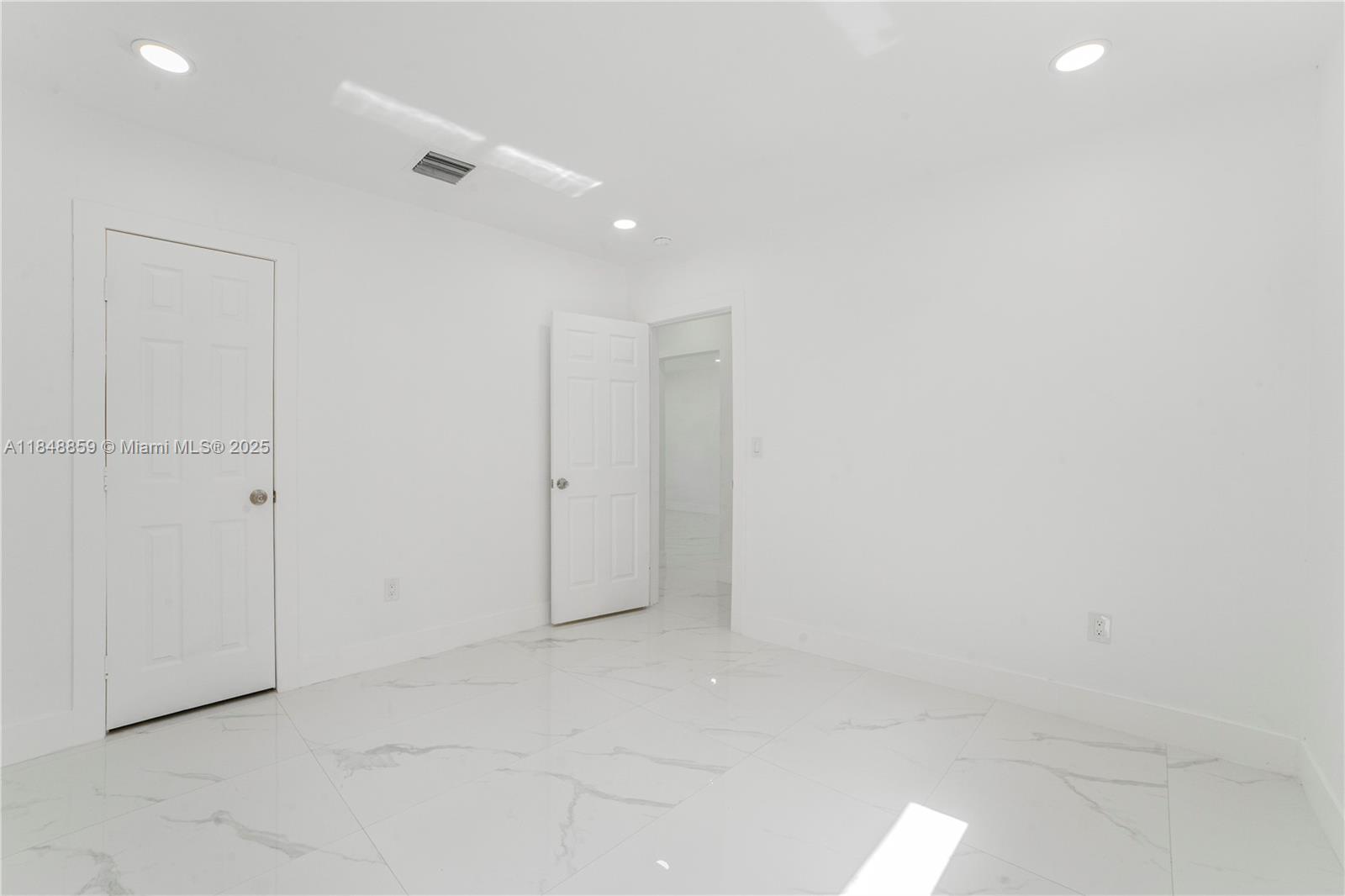 PINEWOOD PARK EXTENSION - Residential Income