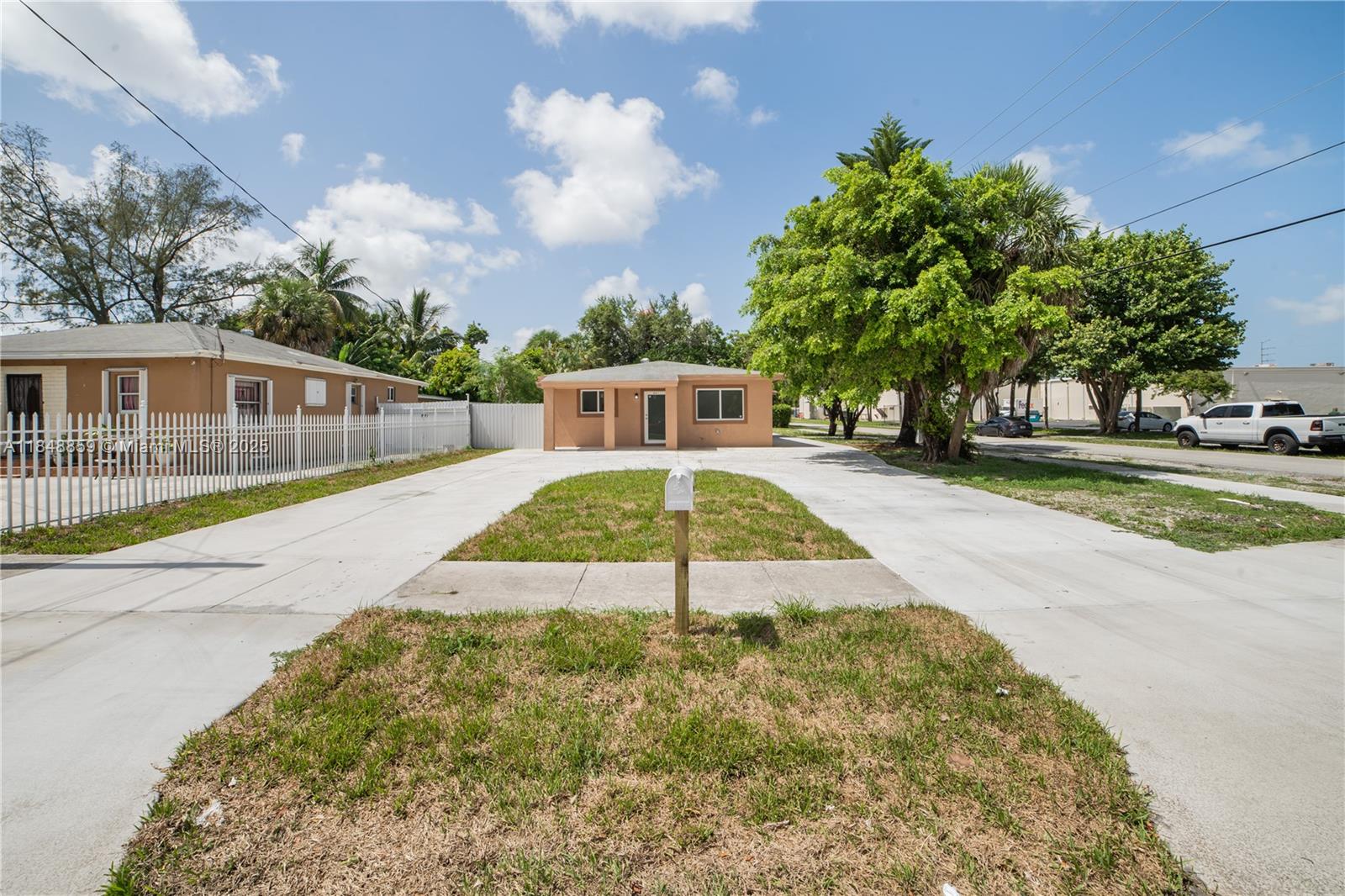 PINEWOOD PARK EXTENSION - Residential Income