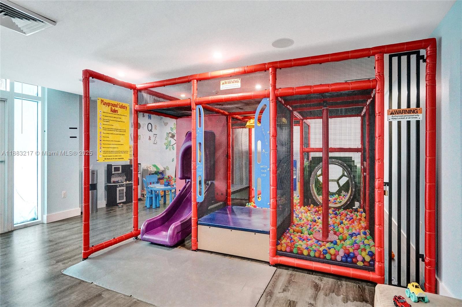 THE PLAZA 851 BRICKELL CO - Residential