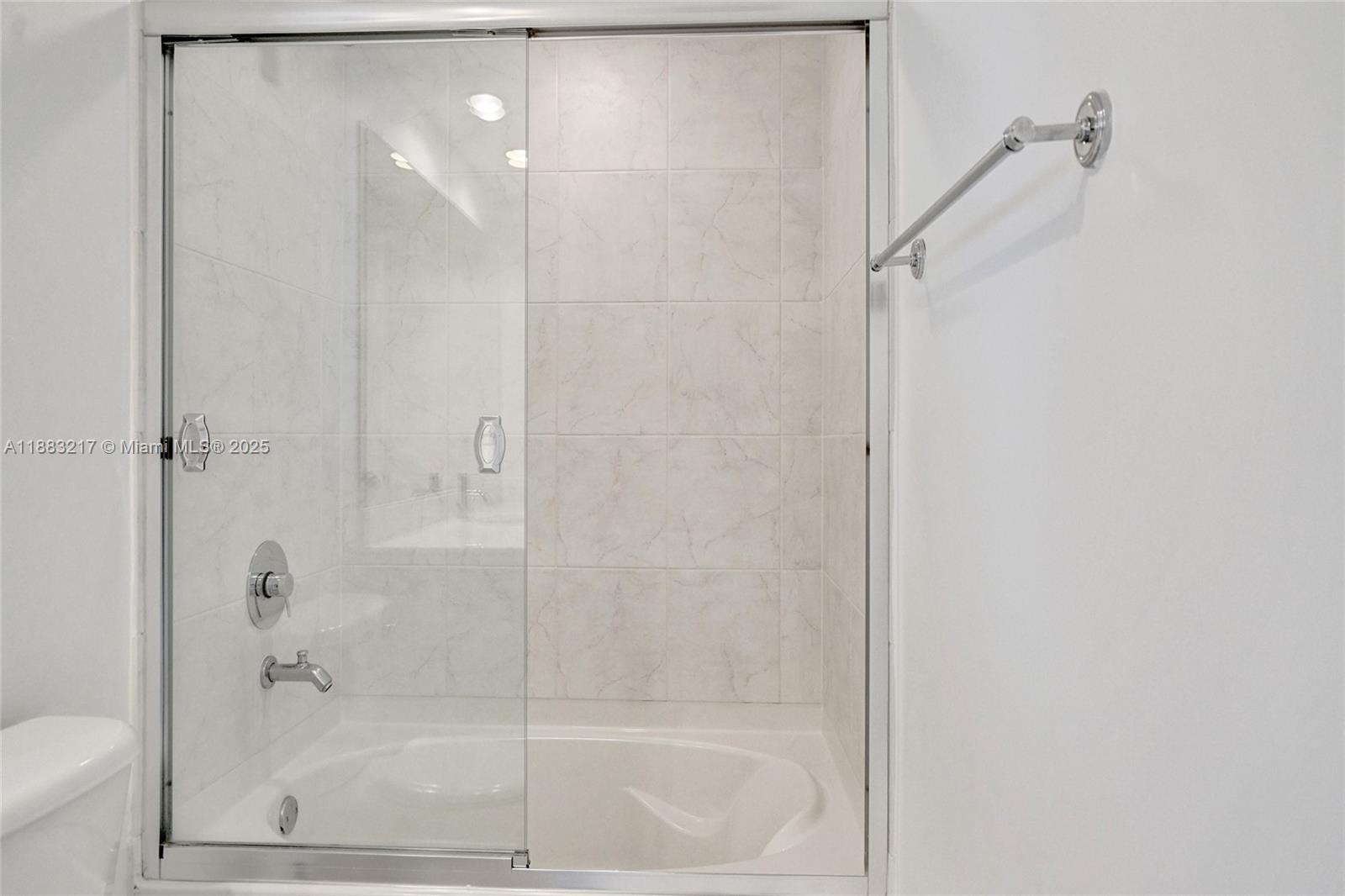 THE PLAZA 851 BRICKELL CO - Residential