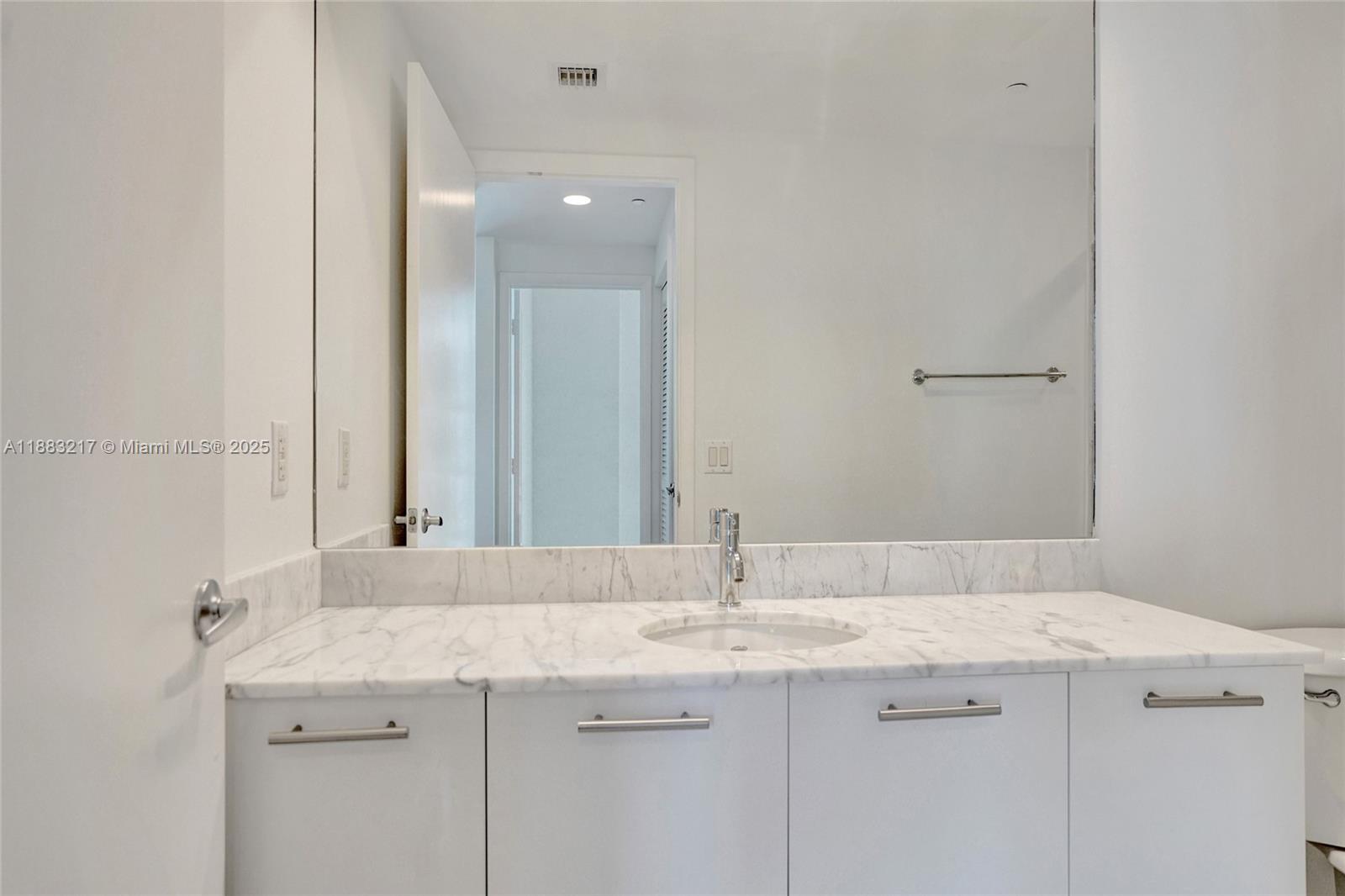 THE PLAZA 851 BRICKELL CO - Residential