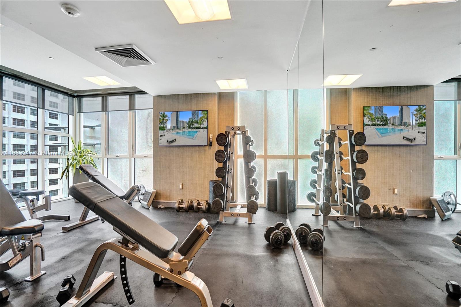 THE PLAZA 851 BRICKELL CO - Residential