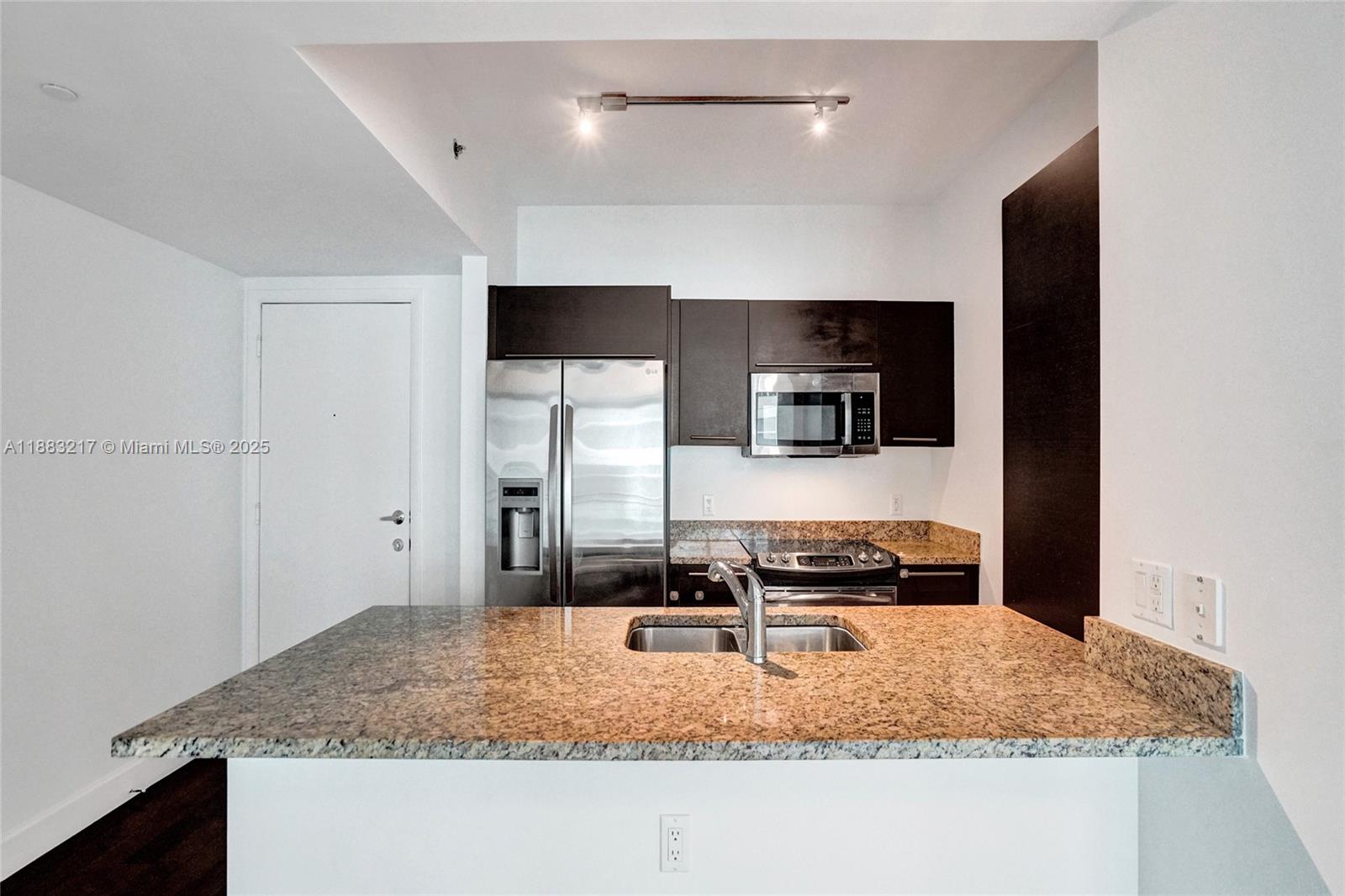 THE PLAZA 851 BRICKELL CO - Residential