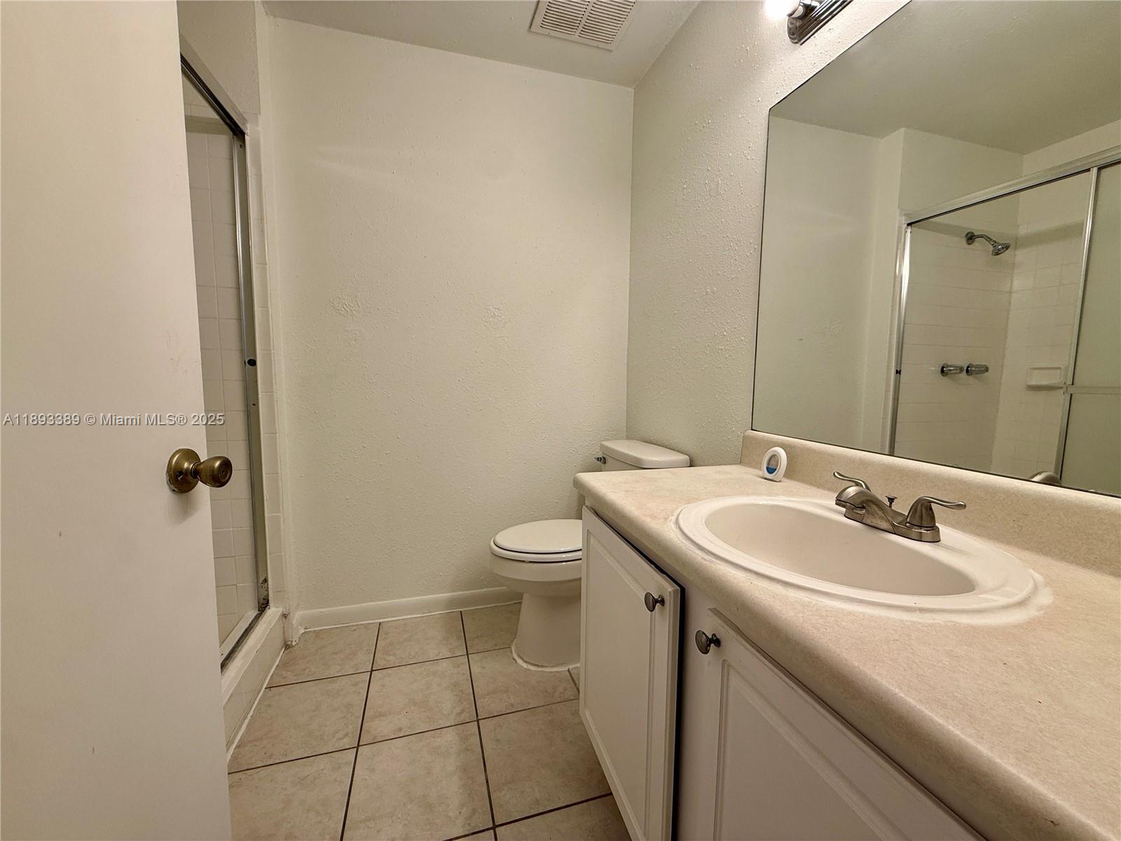 REFLECTIONS AT PEMBROKE - Residential Lease