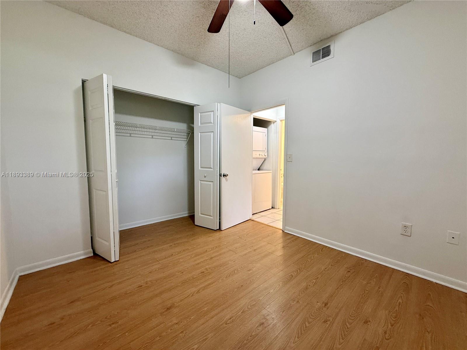 REFLECTIONS AT PEMBROKE - Residential Lease
