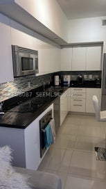 92 SW 3rd St 5008 Miami FL 33130