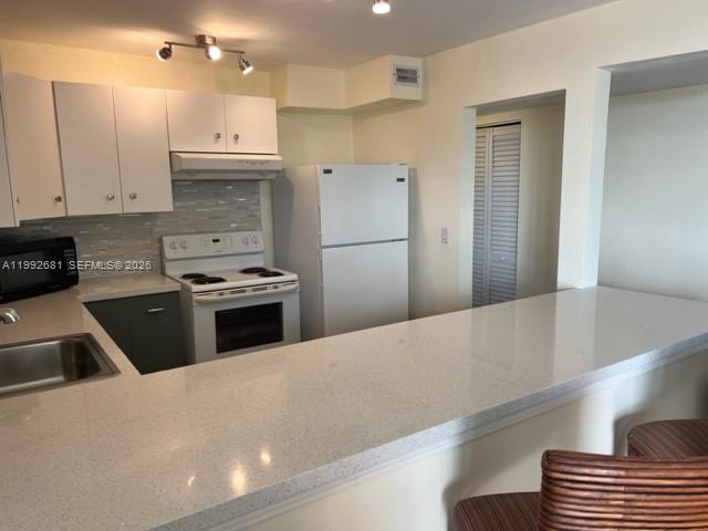 WATERWAY PLAZA CONDO - Residential Lease