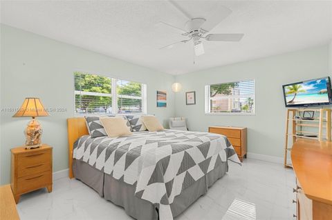 Condominium in Dania Beach FL 205 11th Ter Ter 12.jpg